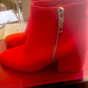 Ladies Red booties in Suede Material with silver sides zipper in size 8 with 2.5